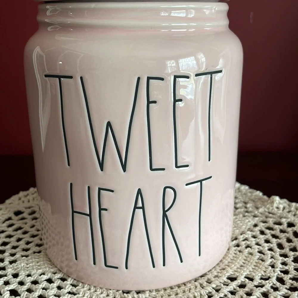 HOST PICK ⭐️ NWOT Rae Dunn Tweet Heart Chick Canister